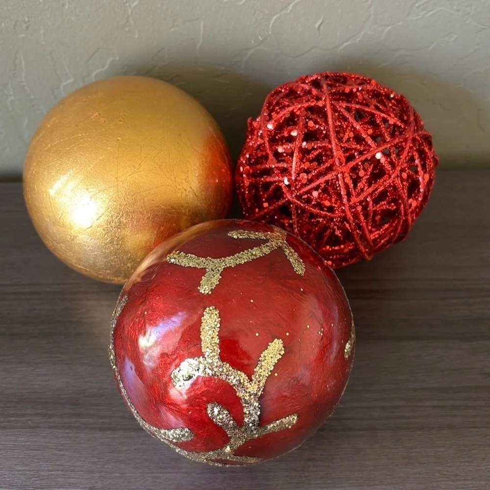 Decorative Red and Gold‎ Accent Ball Set